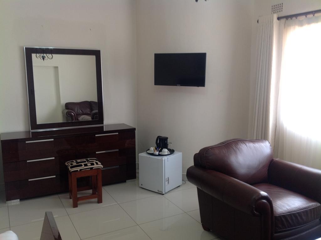 Cypress Executive Lodge ลิฟวิงสโตน ภายนอก รูปภาพ
