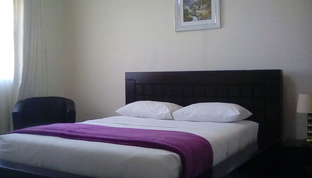 Cypress Executive Lodge ลิฟวิงสโตน ภายนอก รูปภาพ